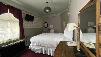 Alaskan Hotel and Bar