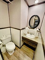 Alaskan Hotel and Bar