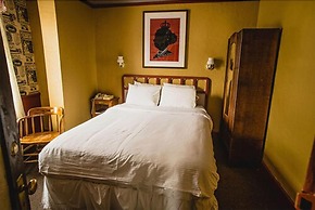 Alaskan Hotel and Bar