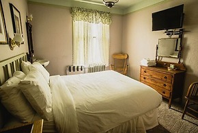 Alaskan Hotel and Bar