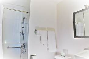 Alaskan Hotel and Bar