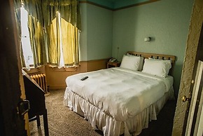 Alaskan Hotel and Bar