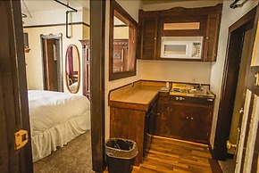 Alaskan Hotel and Bar