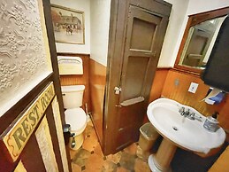 Alaskan Hotel and Bar