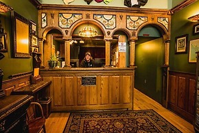 Alaskan Hotel and Bar