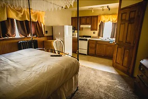 Alaskan Hotel and Bar