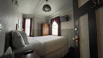 Alaskan Hotel and Bar