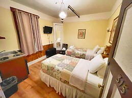 Alaskan Hotel and Bar