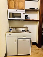 Alaskan Hotel and Bar