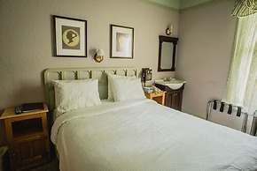 Alaskan Hotel and Bar