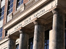 Alaskan Hotel and Bar