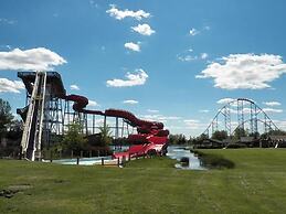 Darien Lake Lodge on the Lake