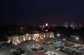 Darien Lake Lodge on the Lake