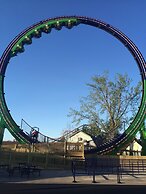 Darien Lake Lodge on the Lake