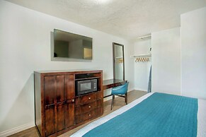 Studio 6 Suites Albany, OR