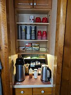 Foot of the Mountain Motel