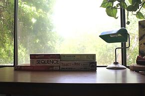 Foot of the Mountain Motel