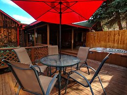 Foot of the Mountain Motel