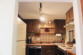 Foot of the Mountain Motel