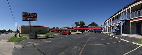 Deluxe Inn