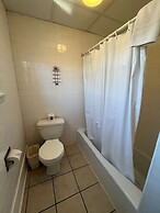 Beau Rivage Motel