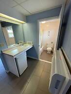 Beau Rivage Motel
