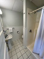 Beau Rivage Motel