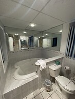 Beau Rivage Motel