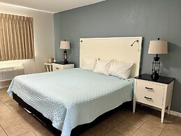 Sand Pebble Motor Lodge