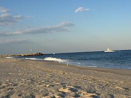 Sand Pebble Motor Lodge