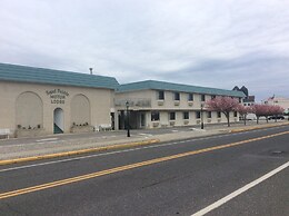 Sand Pebble Motor Lodge