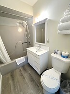 Sand Pebble Motor Lodge