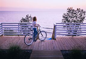 Lake Shore Resort