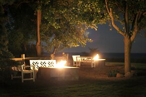 Lake Shore Resort