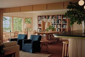 Lake Shore Resort