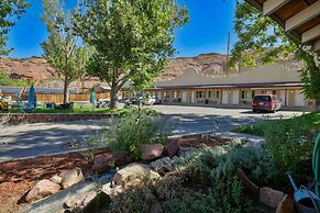 Adventure Inn & Motel