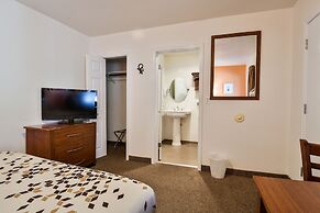 Adventure Inn & Motel