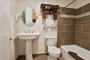 Adventure Inn & Motel