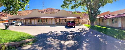 Adventure Inn & Motel