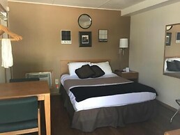 The Brookside Motel