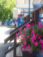 The Brookside Motel