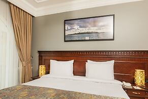 The Magnaura Palace Hotel