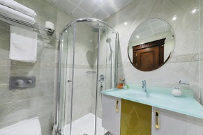 The Magnaura Palace Hotel