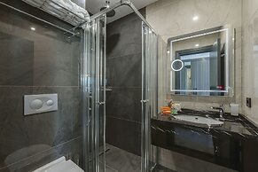 The Magnaura Palace Hotel