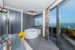 The Magnaura Palace Hotel