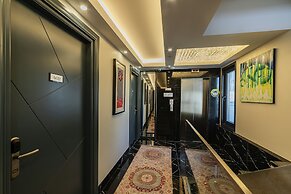 The Magnaura Palace Hotel