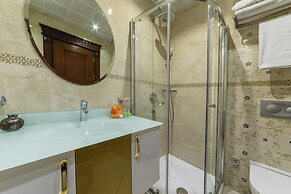 The Magnaura Palace Hotel