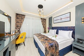 The Magnaura Palace Hotel