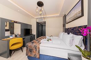 The Magnaura Palace Hotel