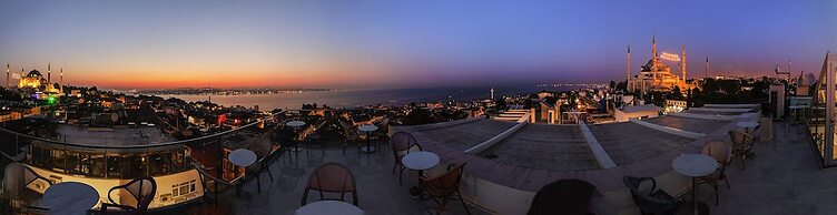 The Magnaura Palace Hotel